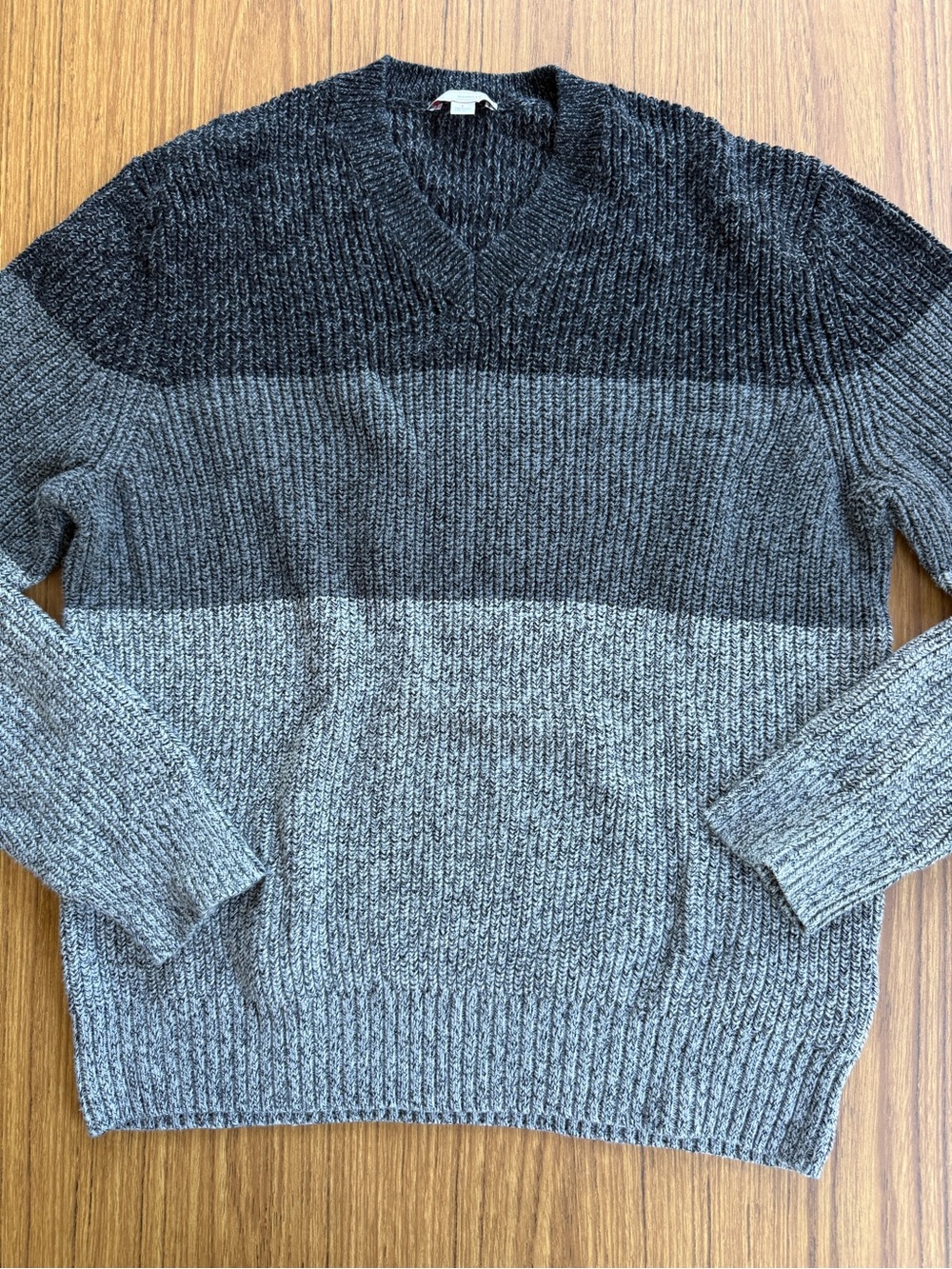 GAP Men’s L Chunky V-Neck Sweater Gray 100% Cotton